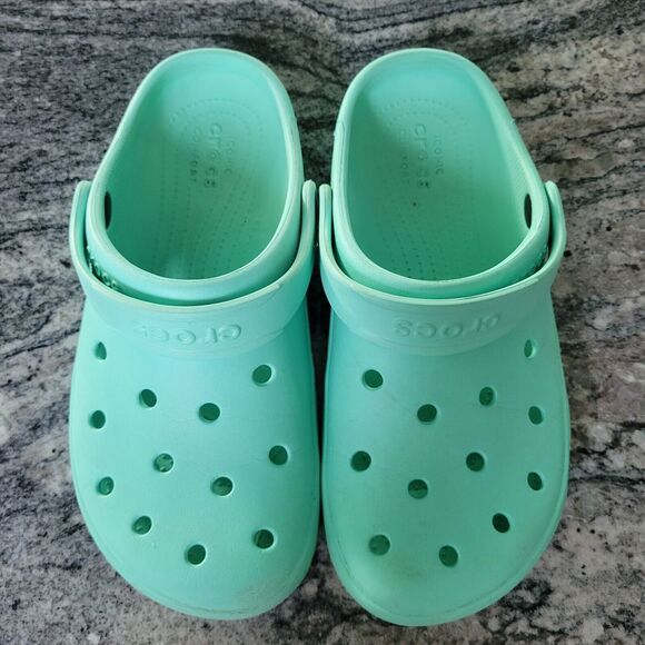Crocs Unisex-Adult Classic Mint Green  Clog Mens 6 Women’s   8 Slip On - Picture 2 of 5